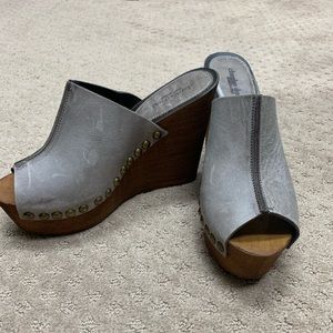Wedge sandals